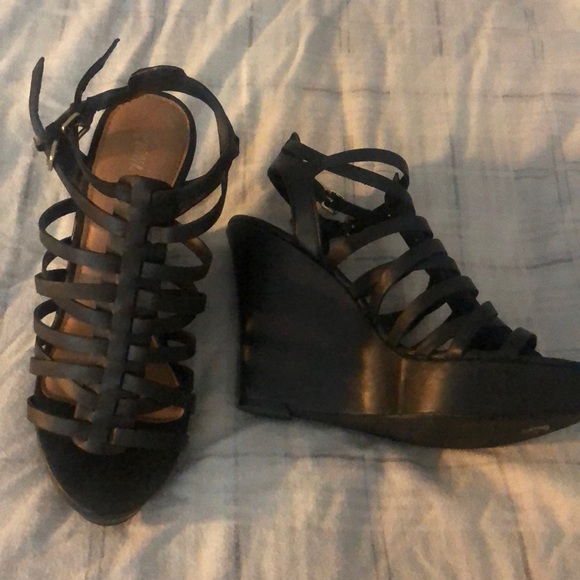 Fun and cute wedges - Picture 2 of 4